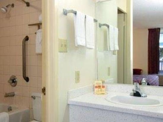 Фото Days Inn by Wyndham Adel I 75