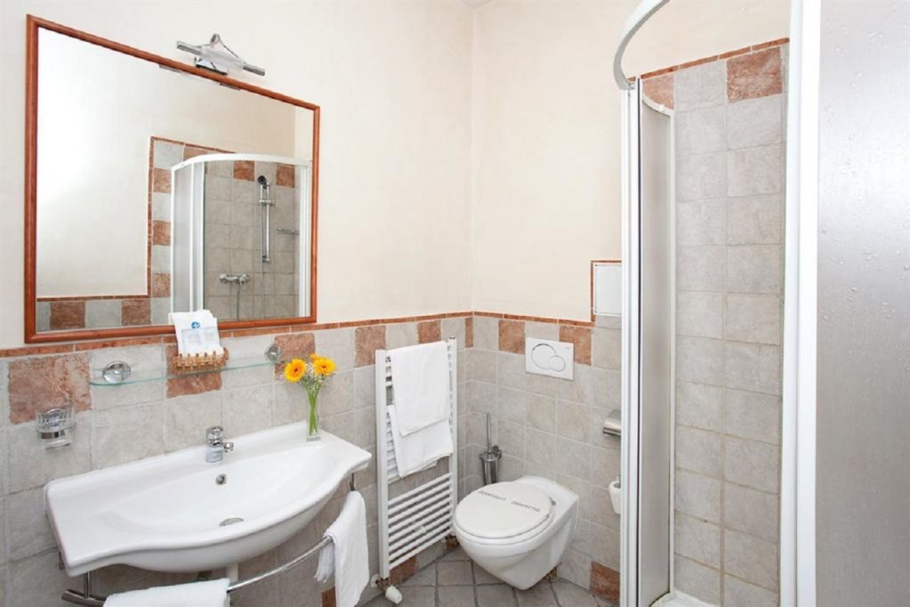 Фото Hotel Tivoli Prague