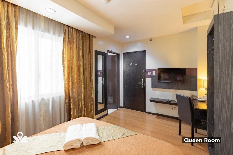 Фото Lorenzzo Suites Hotel