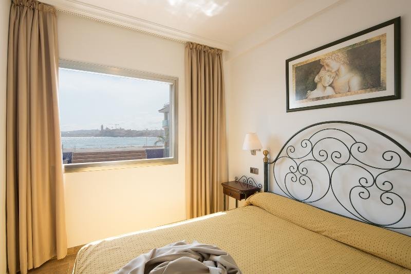 Фото Port Sitges Hotel