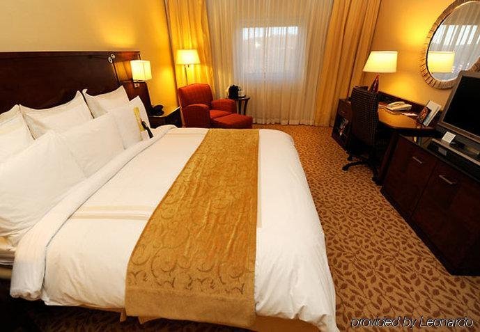 Фото Marriott Melville Long Island