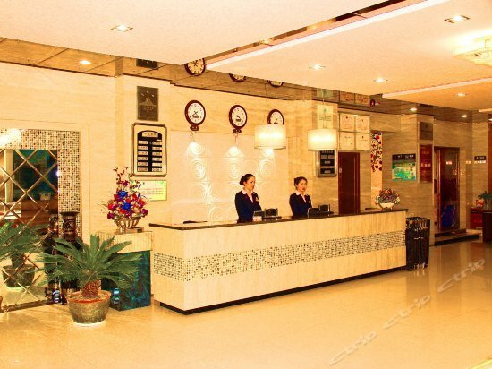 Yangguang Hotel Aletai