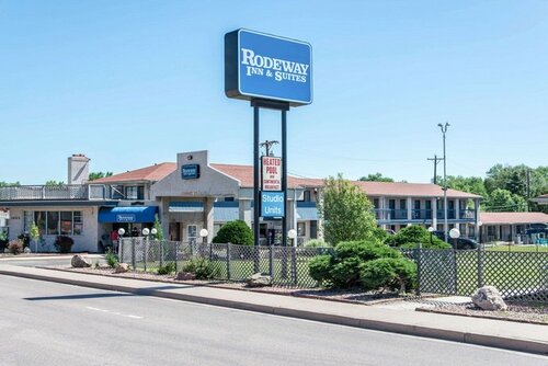 Гостиница Rodeway Inn & Suites в Колорадо-Спрингс