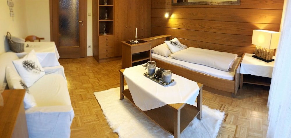 Фото Ferienwohnungen - Appartements Pension Zollner