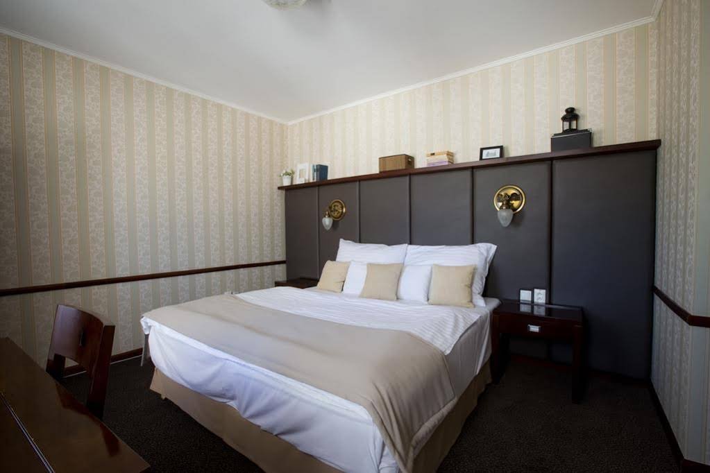 Фото Hotel Golden Eagle