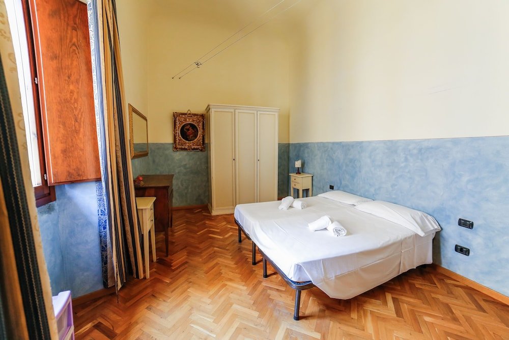 Фото New Florence palazzo - 3 Bedrooms - Private Terrace - Wifi