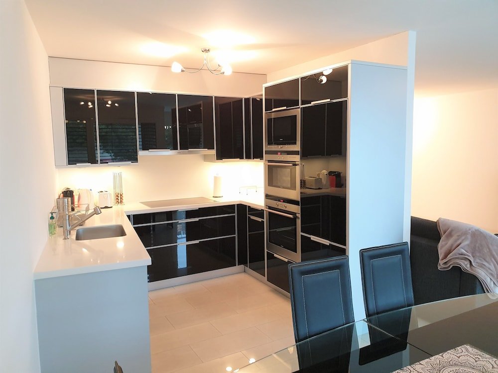 Фото Montreux Lake View Apartments City Centre