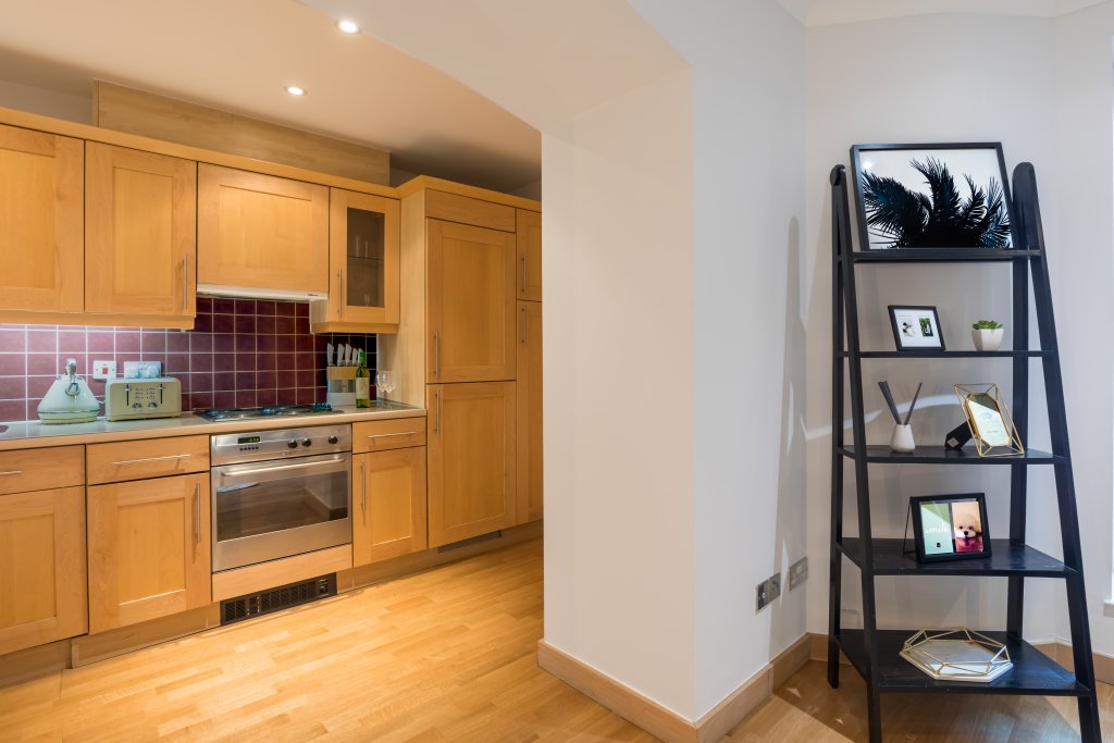 Фото 1 Bed Serviced Apartment near Blackfriars