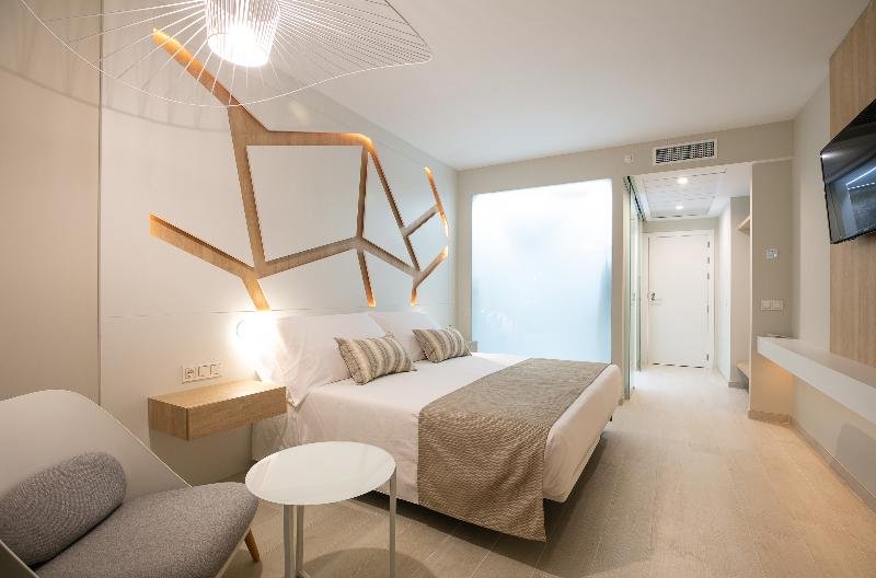 Фото The Ibiza Twiins Hotel