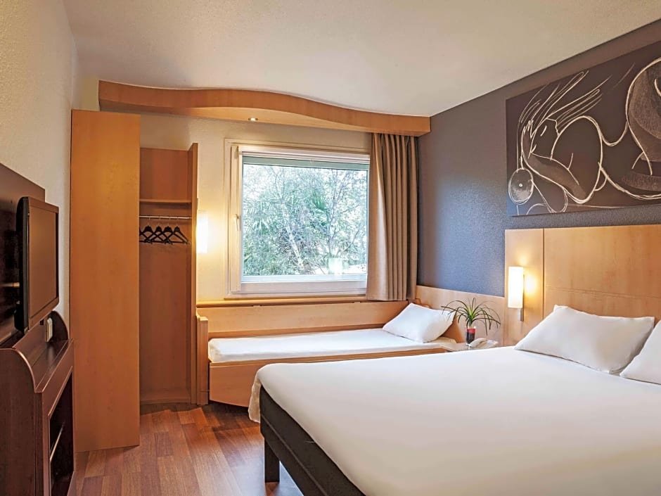 Фото Ibis Barcelona Cornella