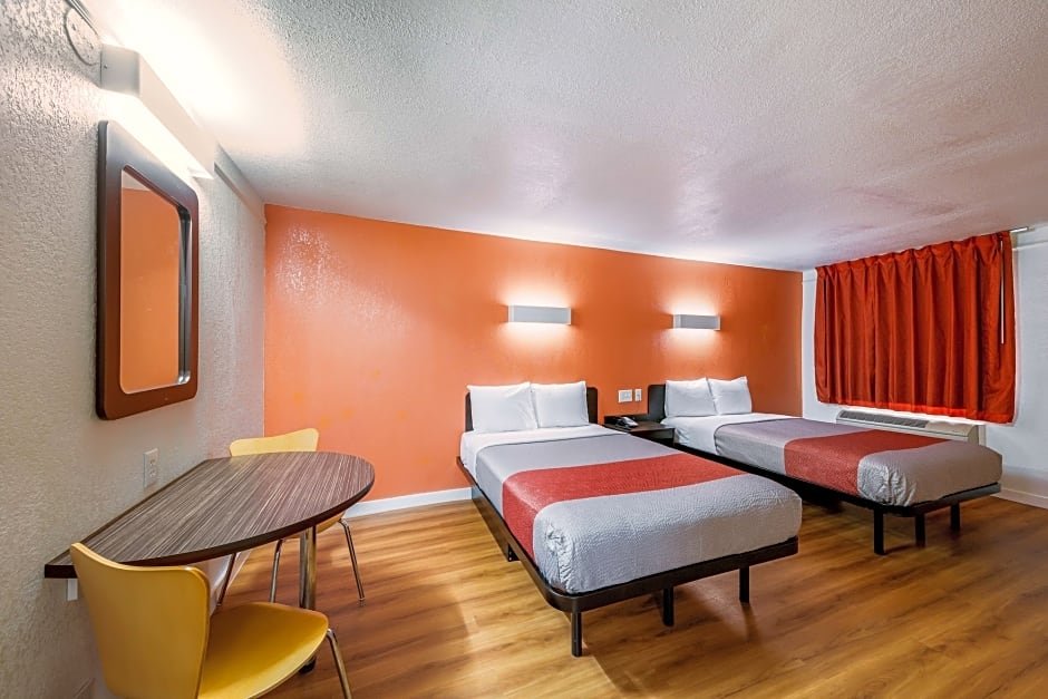 Фото Motel 6 Dallas, Tx - Farmers Branch