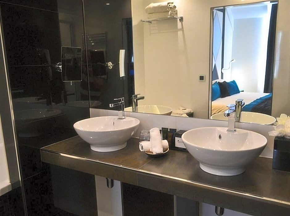 Фото Hôtel L'Empire Paris