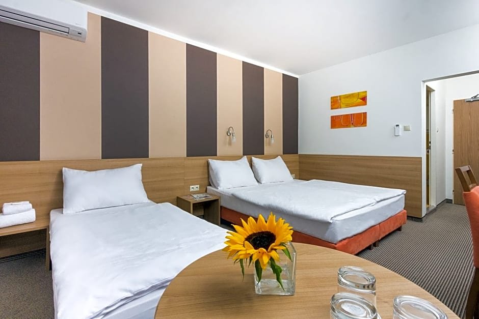 Фото Hotel Bratislava