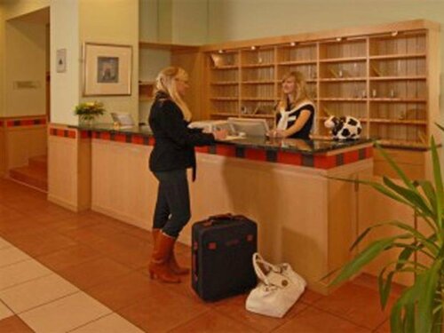 Гостиница Arenas Resort Victoria-Lauberhorn в Лаутербруннене