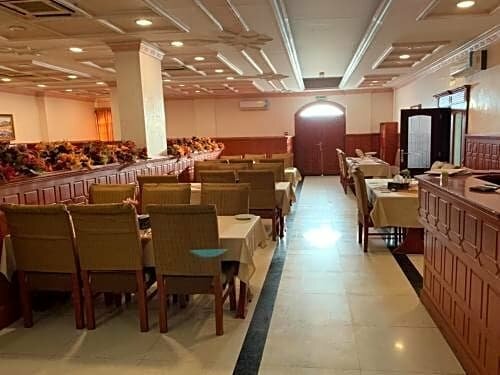 Гостиница Oyo 125 Manam Sohar Hotel Apartments в Сухаре