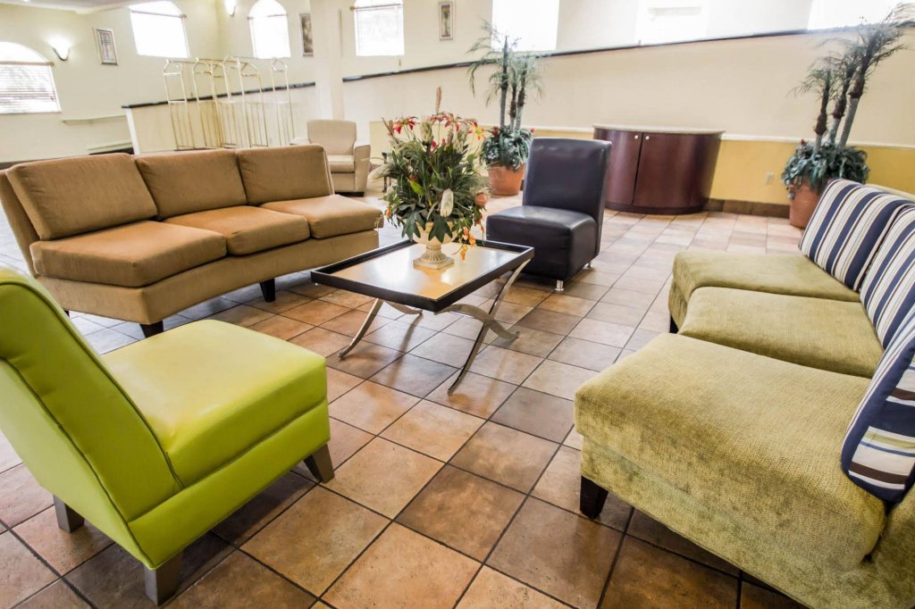 Фото Quality Inn & Suites Winter Park Village Area