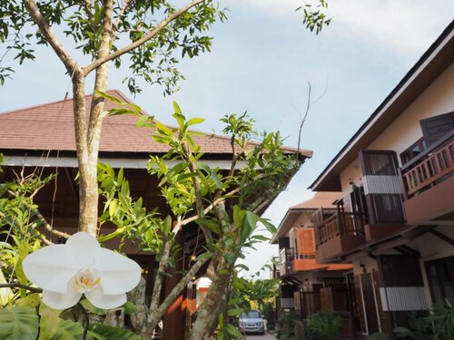 Гостиница Khum Sai Ngam Hotel & Resort