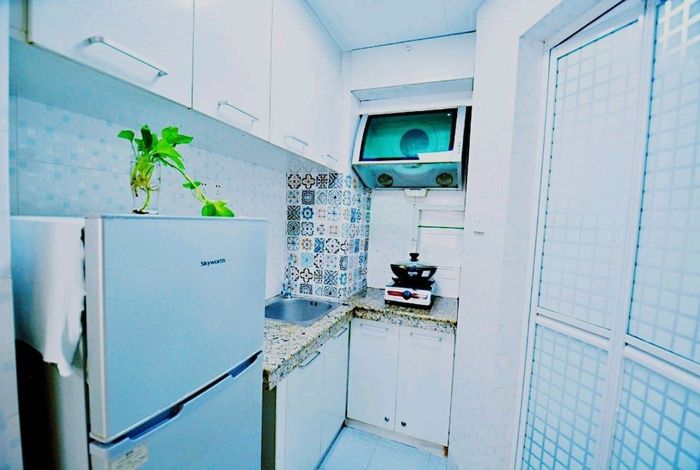 Фото Avatar Fireworks Queen Bed Studio in Center Futian