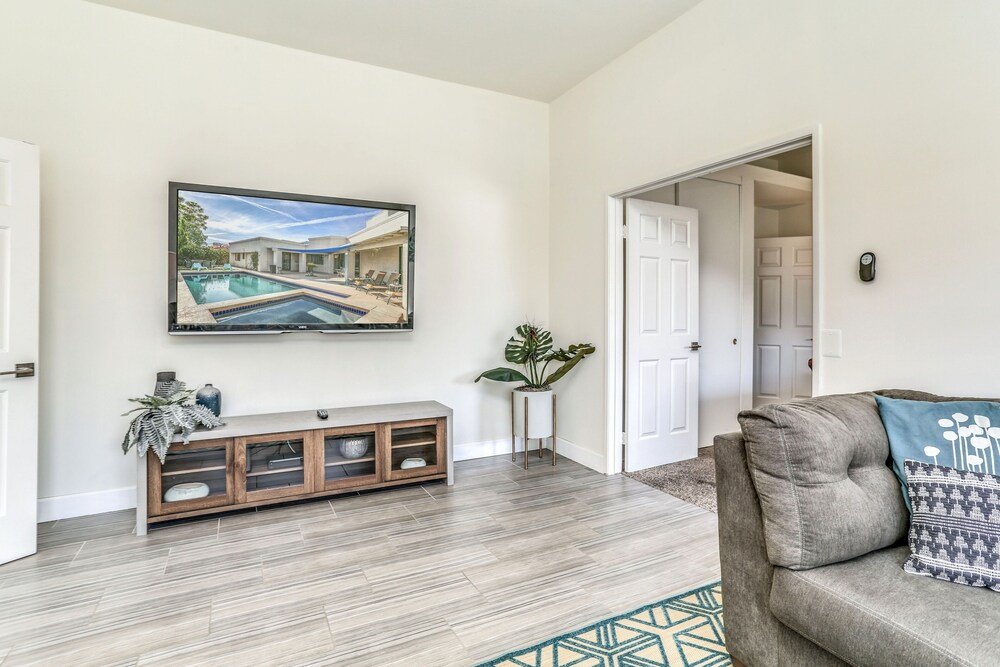 Фото New Listing! Spacious 4br Haven W Private Pool 4 Bedroom Home