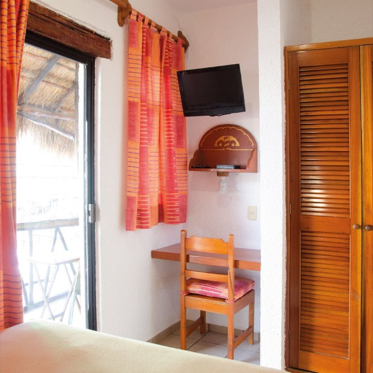 Фото Hotel Bosque Caribe, 5th AV Zone