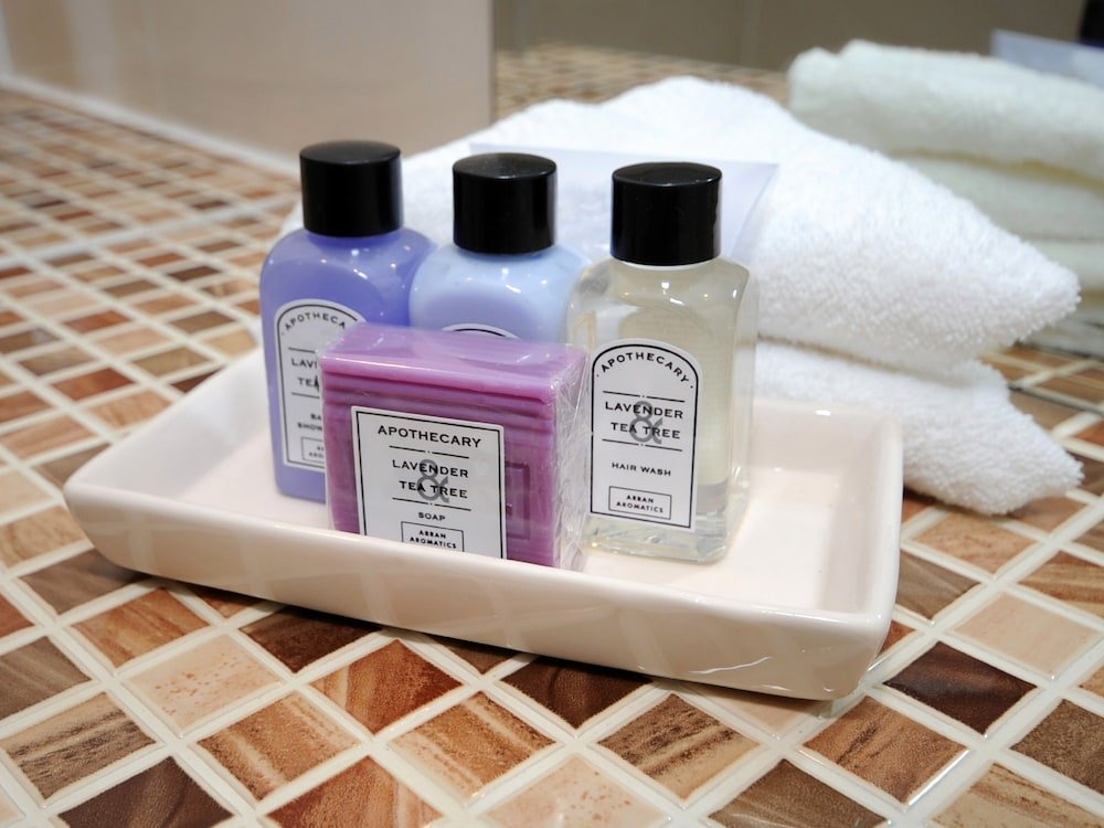 Фото Macdonald Norwood Hall Hotel