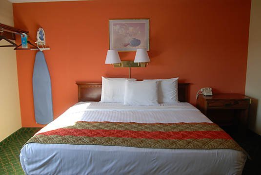 Фото Holiday Inn Express & Suites Chicago North Shore - Niles, an Ihg Hotel