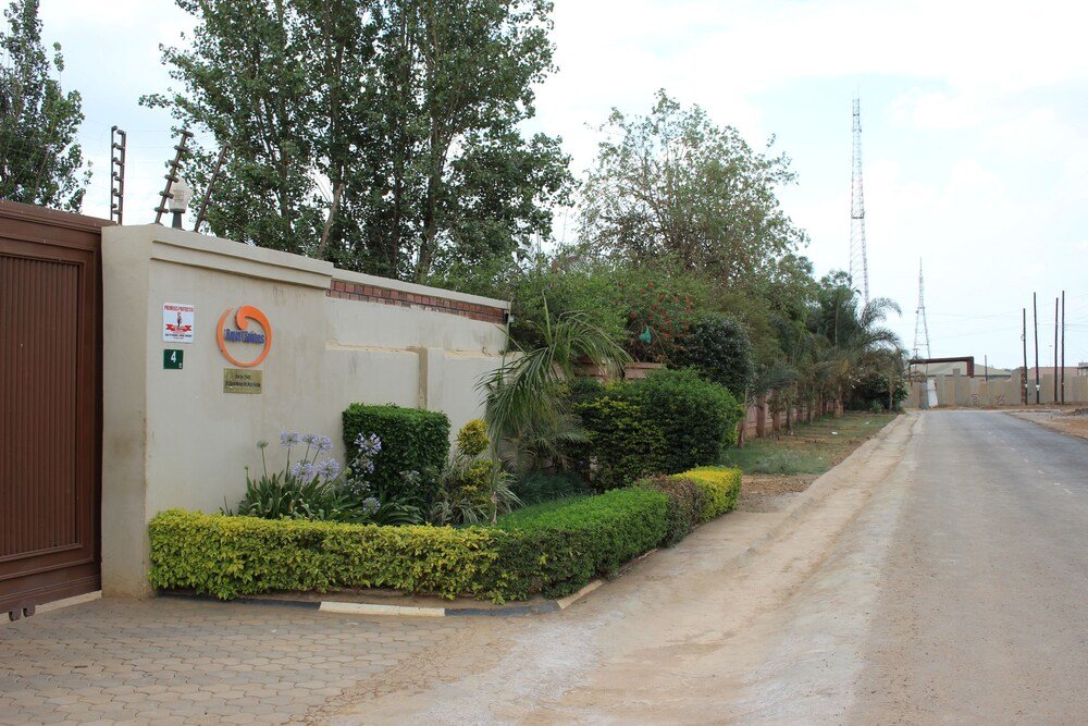 Фото Royal Villa Suites