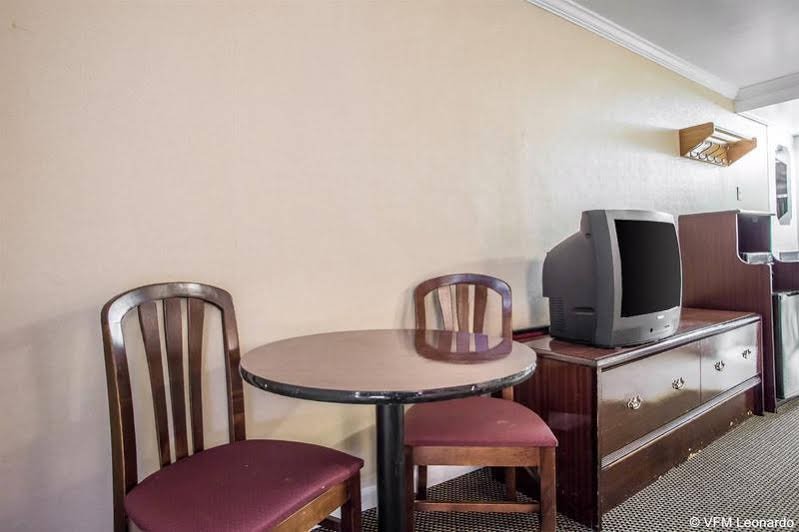 Фото Downbeach Inn