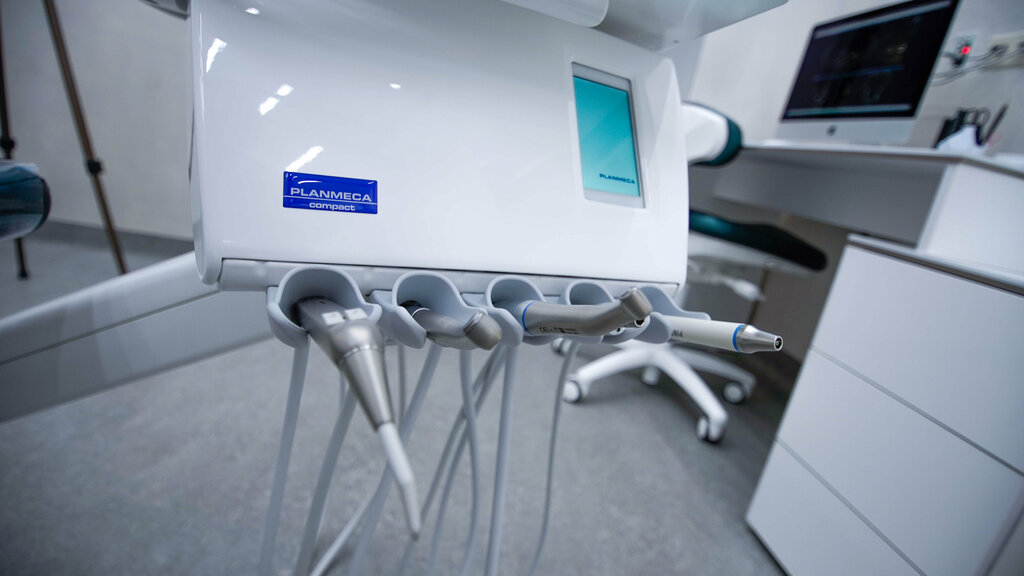 Salvador, dental clinics, Сургут, улица Григория Кукуевицкого, 12