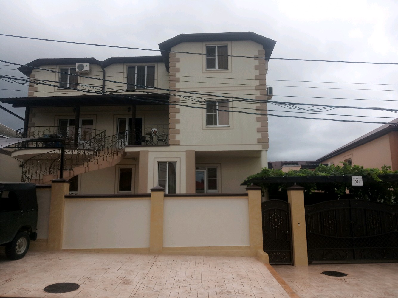 Фото Селена