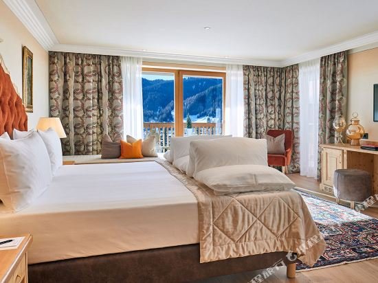 Фото Hotel Sassongher