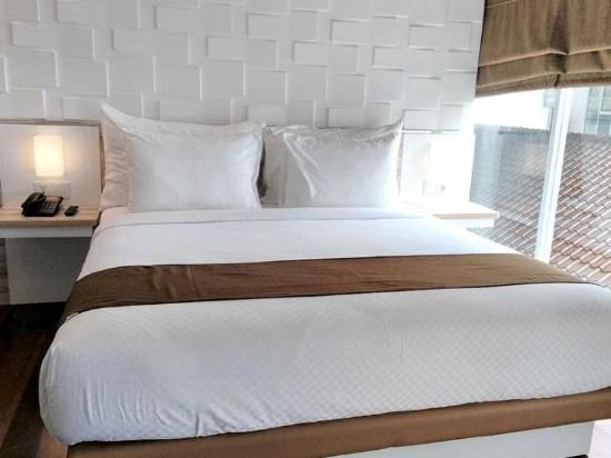 Фото The Alimar Hotel