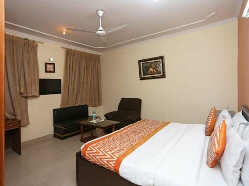 Гостиница Oyo 542 Kalkaji Residency Bnb в Дели