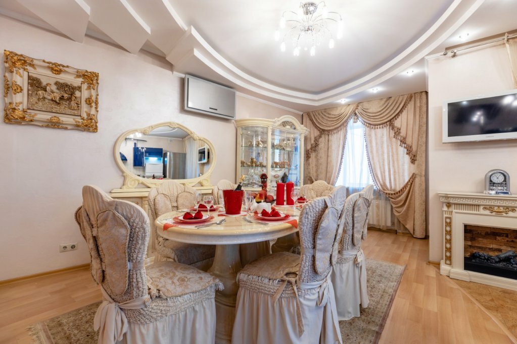 سكن للإيجار اليومي Pyat' Zvyozd Tsarskaya Roskosh' Apartments ، كراسنويارسك، صورة