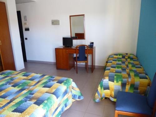 Фото Hotel Kontiki