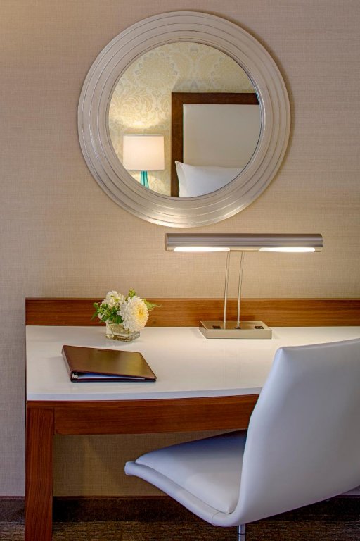 Фото Crowne Plaza Phoenix - Chandler Golf Resort, an Ihg Hotel