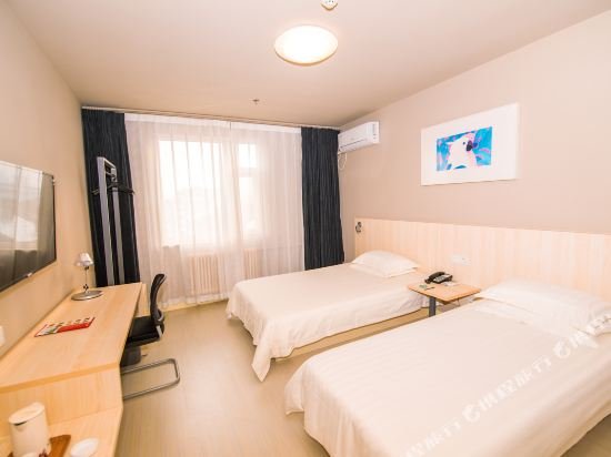 Фото Jinjiang Inn Daming Lake New Scenic Lishan Road, Jinan