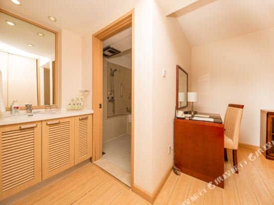 Фото Dalian Precious Ginza Hotel