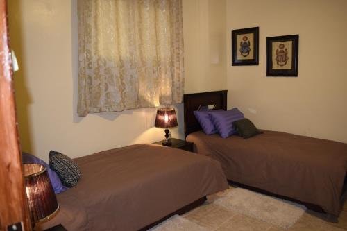 Фото Pyramids Overlook Inn