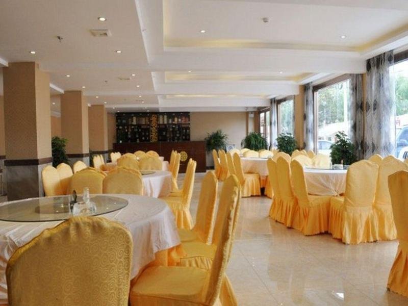 Фото 7 Days Inn Diqing Shangri-la Old Town Branch