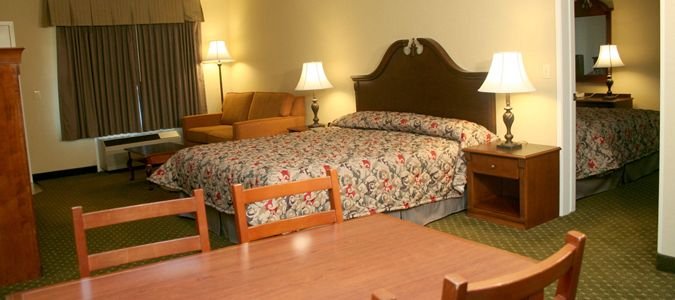 Фото Anaheim Camelot Inn & Suites