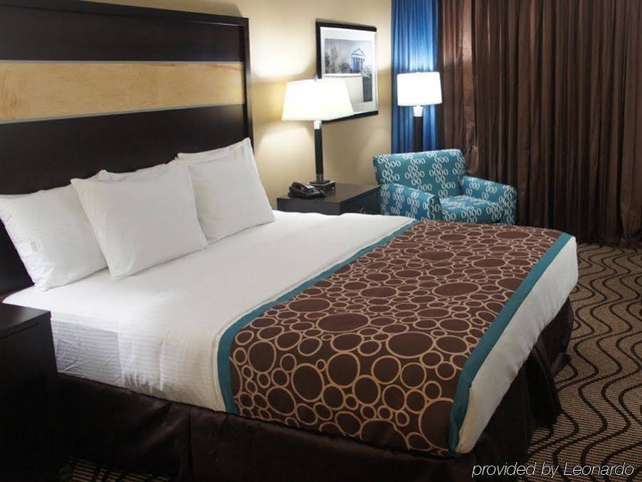 Фото La Quinta Inn & Suites by Wyndham Richmond-Midlothian