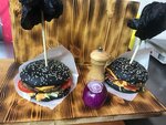 Black Burger (Novosyolov Street, 33Г) ، مطعم يقدم الشيشة