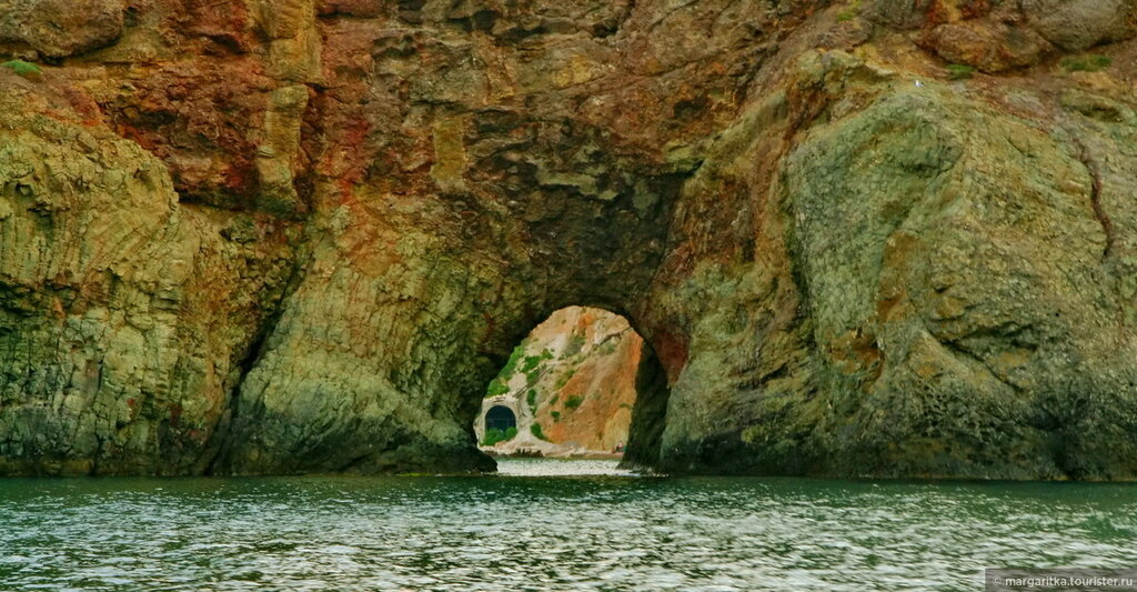 Beach Dianas grotto, Sevastopol, photo