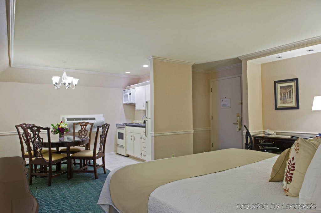 Фото Wingate by Wyndham Bellingham Heritage Inn