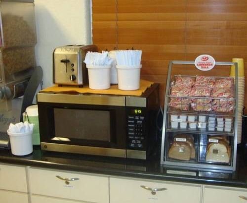 Фото Super 8 by Wyndham Azusa