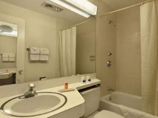 Фото Howard Johnson by Wyndham Vero Beach Downtown