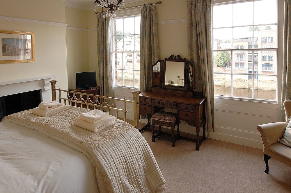 Фото The Riverside York