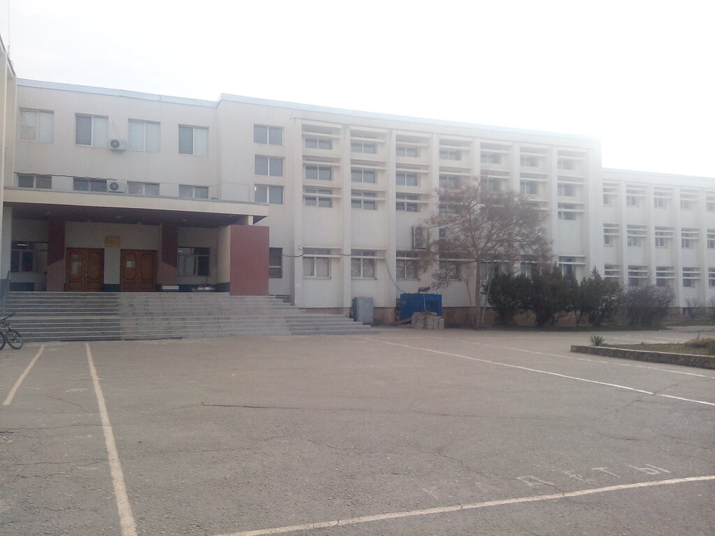 School Средняя школа № 16 имени С. Иванова, Evpatoria, photo