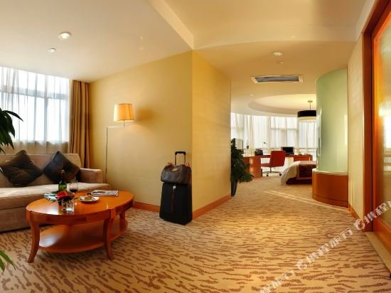 Фото Landison Plaza International Hotel Zhenjiang